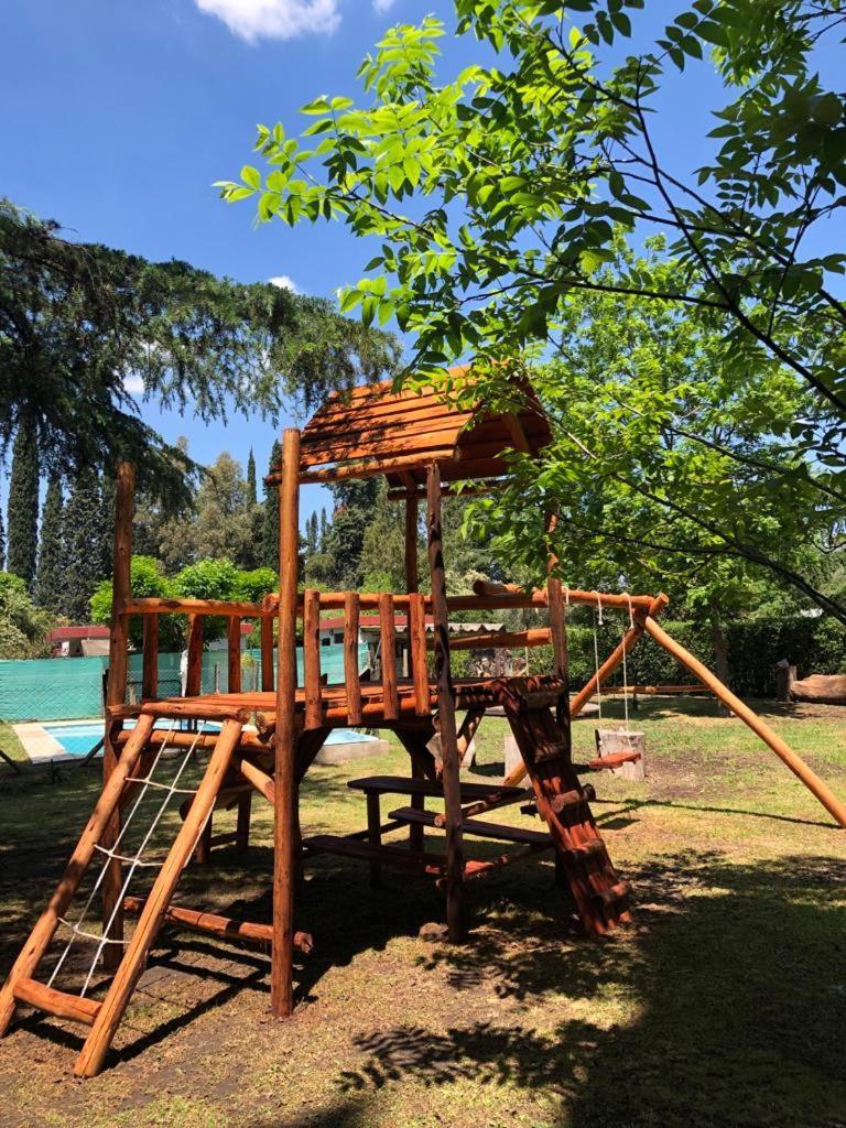 Ezeiza Quinta Cedro Azul 10 Min Del Aeropuerto Villa Bagian luar foto